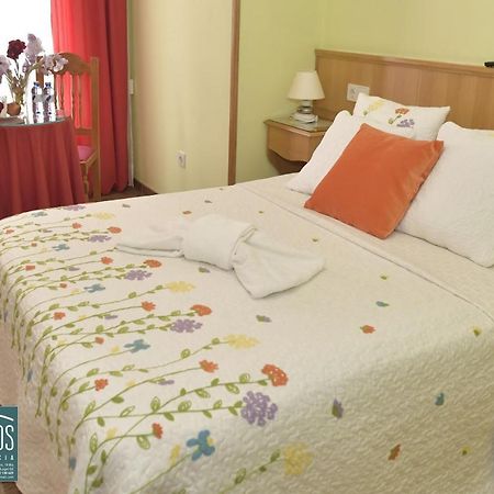 Hostal Ponte Dos Santos Ribadeo Luaran gambar