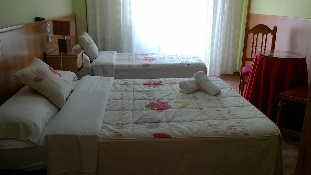 Hostal Ponte Dos Santos Ribadeo Luaran gambar