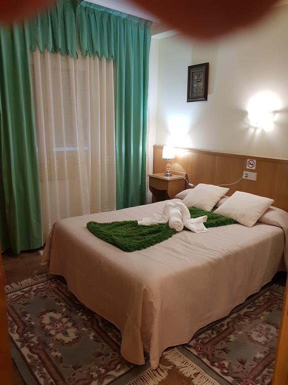 Hostal Ponte Dos Santos Ribadeo Luaran gambar