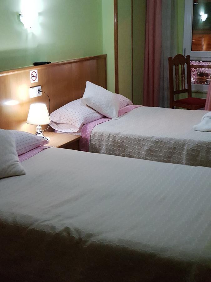 Hostal Ponte Dos Santos Ribadeo Luaran gambar