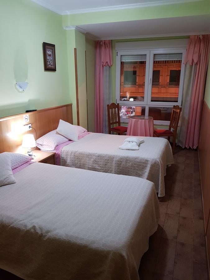 Hostal Ponte Dos Santos Ribadeo Luaran gambar