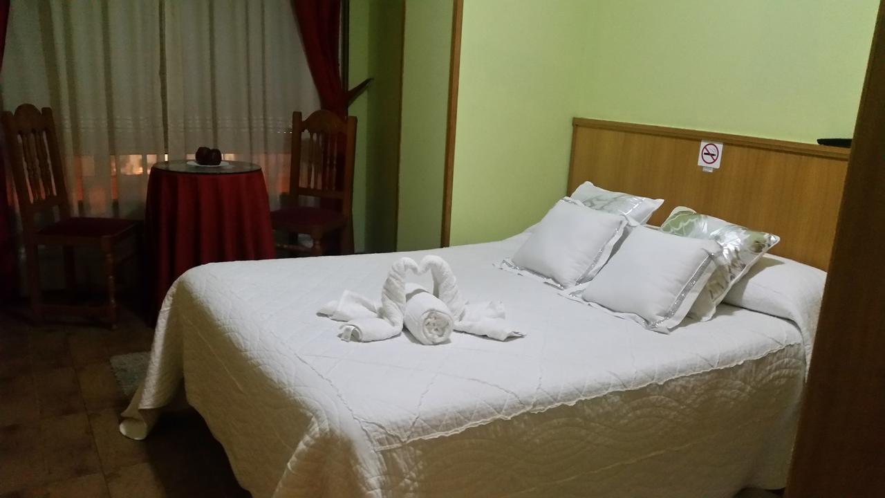 Hostal Ponte Dos Santos Ribadeo Luaran gambar