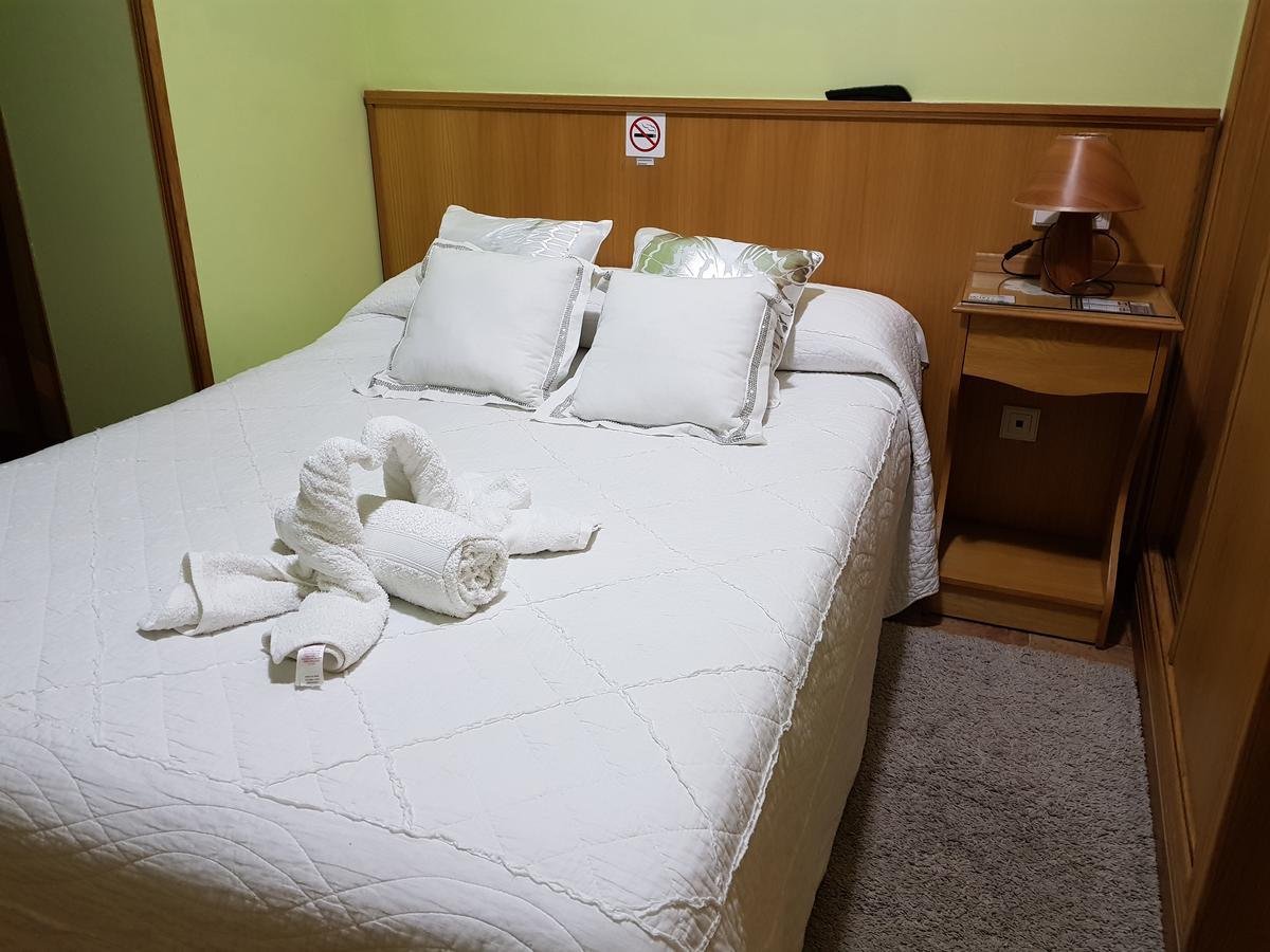 Hostal Ponte Dos Santos Ribadeo Luaran gambar